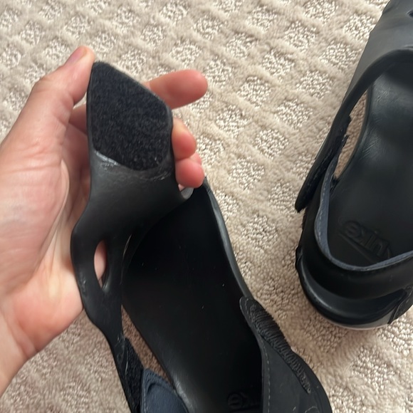 Nike Sandals - Picture 6 of 7